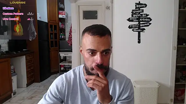 Snapshot of todddantes25 chatting on February 28, 2:53 am todddantes25 online show from February 28, 2:53 am