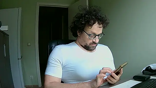 littlehairyman online show from January 15, 8:51 am