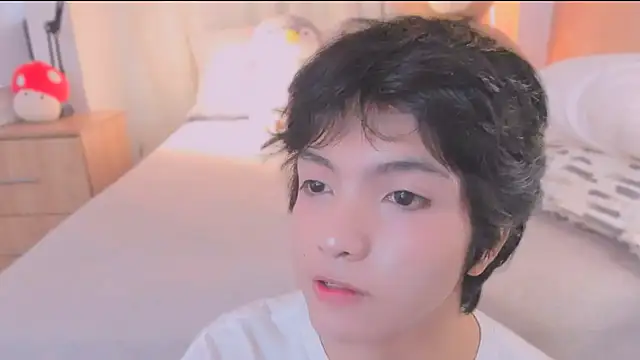 AllanYong18 online show from February 25, 1:56 pm