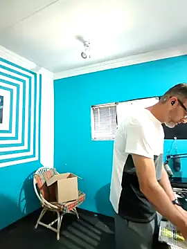 itsmeyes69 online show from February 3, 9:08 am