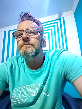 itsmeyes69 online show from February 24, 9:20 pm