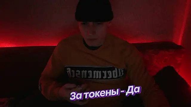 Snapshot of johnny_positive chatting on February 11, 4:22 am johnny positive online show from February 11, 4:22 am