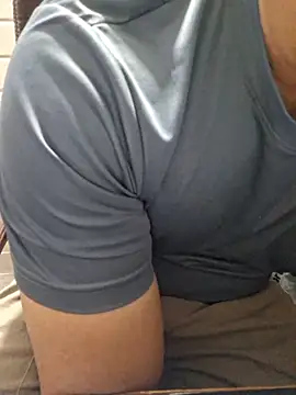 xxxsmartboyxxx online show from April 6, 6:31 pm