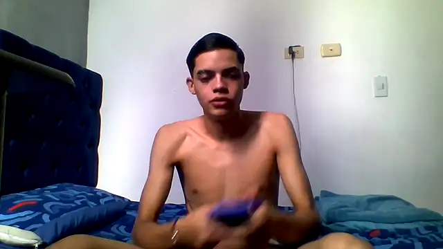 Latinos 2001 online show from May 23, 2:22 pm