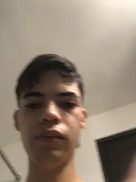 Latinos 2001 online show from December 21, 12:35 pm