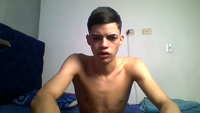 Latinos 2001 online show from June 25, 12:32 pm