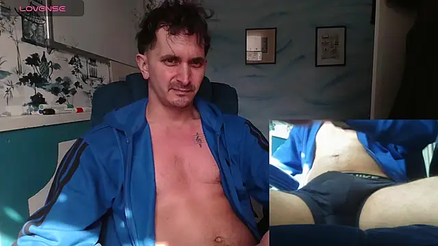 riffraphboi online show from April 9, 10:32 am