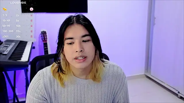 Snapshot of JordiWilld chatting on March 16, 8:43 pm JordiWilld online show from March 16, 8:43 pm