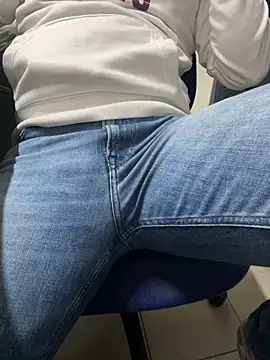 Snapshot of Greeneyes0820 chatting on February 27, 12:02 pm Greeneyes0820 online show from February 27, 12:02 pm