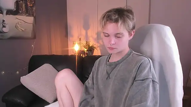 Snapshot of DemianEnglen chatting on September 27, 1:31 pm DemianEnglen online show from September 27, 1:31 pm