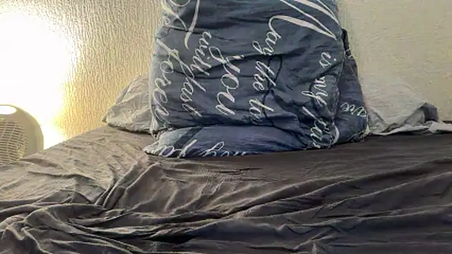 mangemoilabite1 online show from April 2, 4:37 pm