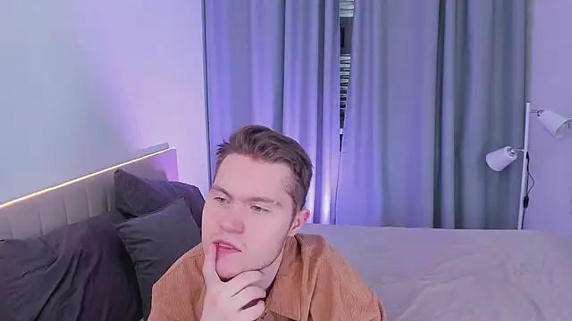 Asacura Yo online show from February 5, 5:20 am