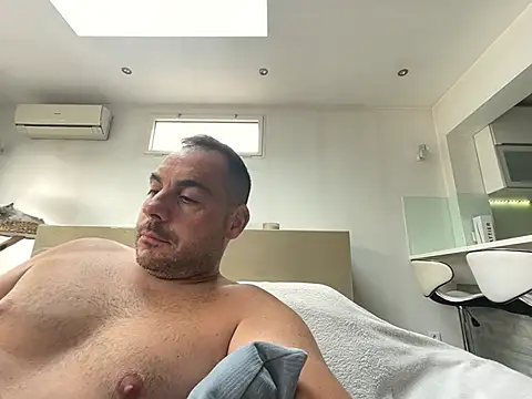 justeqqun online show from June 28, 9:59 am