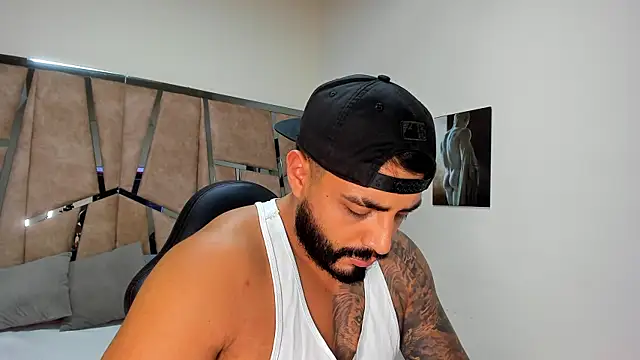 LeandroRusso online show from March 9, 11:14 pm