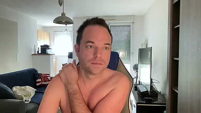 Funnyjul31 online show from February 8, 10:18 am