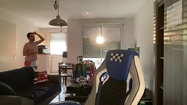 Funnyjul31 online show from March 1, 5:16 pm