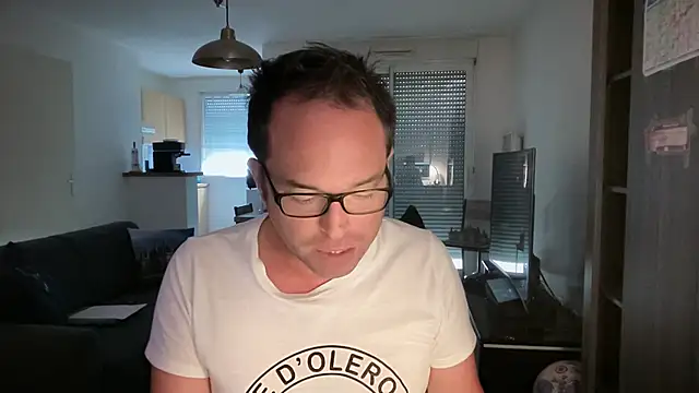 Funnyjul31 online show from October 9, 10:09 am