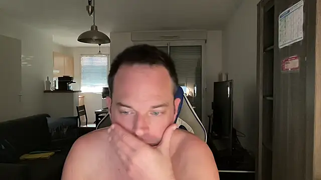 Funnyjul31 online show from March 21, 5:34 pm