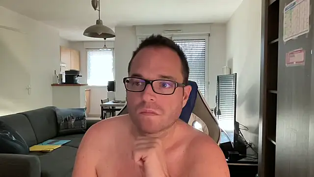 Funnyjul31 online show from March 16, 3:17 pm