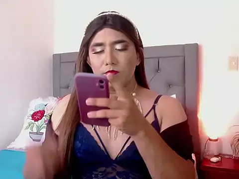 k i m o r a h online show from April 12, 9:05 pm