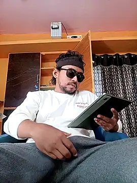 bigcock thick online show from April 20, 2:03 am