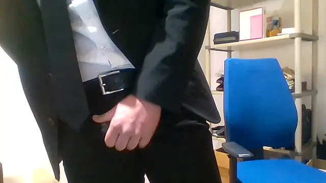 66MA69 online show from February 12, 2:23 pm