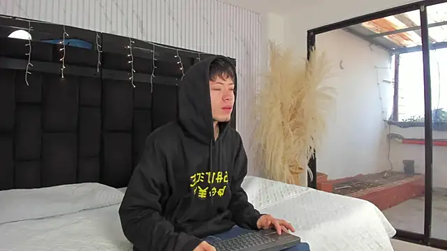 marcuscollins1  online show from February 9, 12:21 pm