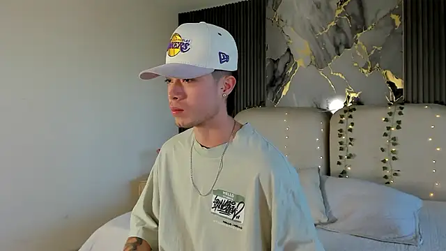 marcuscollins1  online show from March 16, 12:20 pm