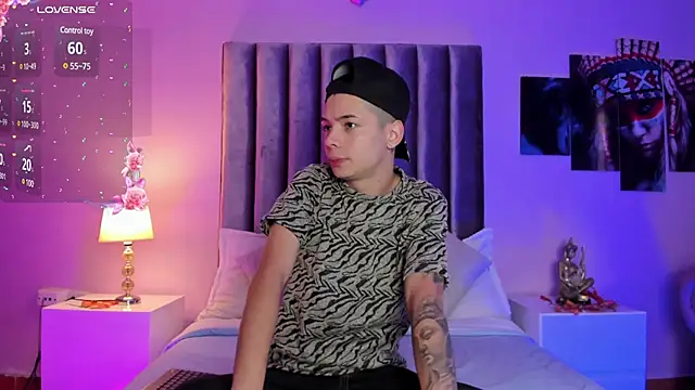 Snapshot of Adam_Thomass_1 chatting on February 1, 12:26 pm Adam Thomass 1 online show from February 1, 12:26 pm