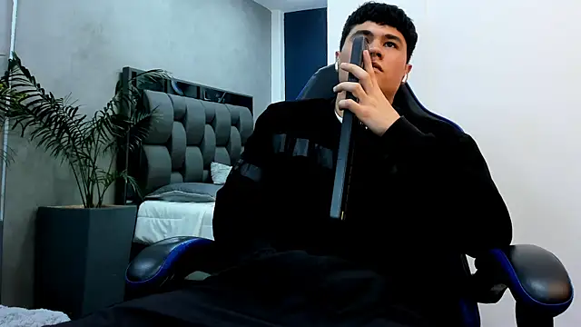 roan birkin online show from November 27, 9:07 pm