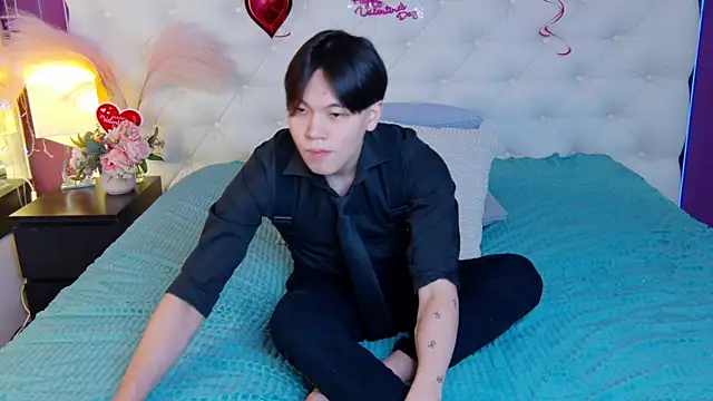 Snapshot of just_gay_ chatting on February 19, 1:28 pm just gay  online show from February 19, 1:28 pm