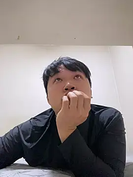 offwhite777 online show from February 4, 8:46 am