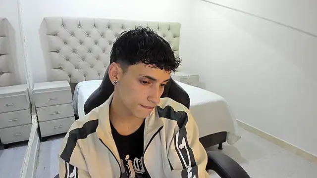 JhoanLeandro online show from January 7, 5:45 am