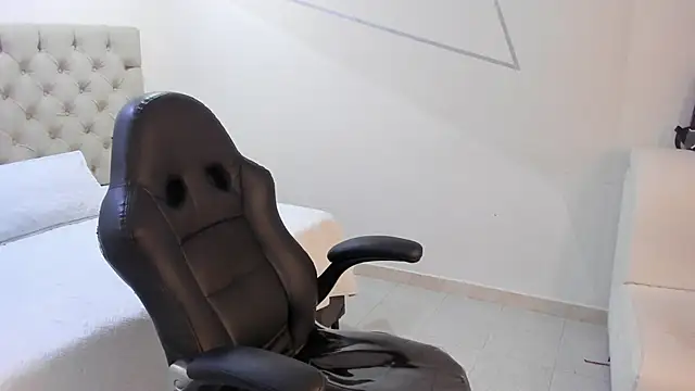 JhoanLeandro online show from January 14, 5:01 am