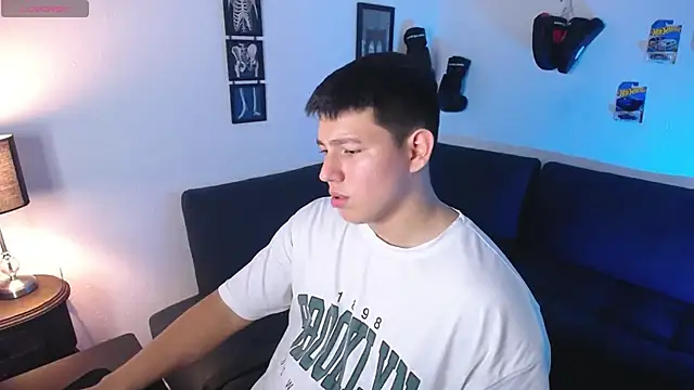 JamesCr  online show from March 1, 1:49 am