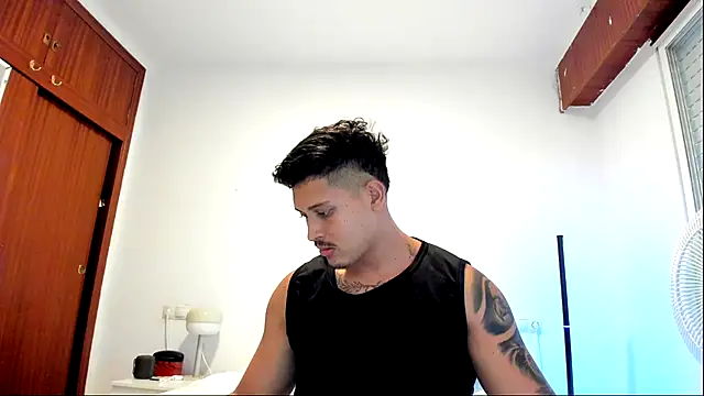 JohanSmith online show from July 31, 3:11 pm