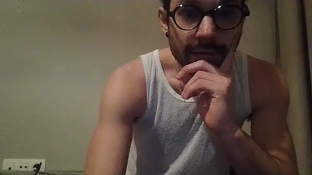 sheiizaak online show from February 6, 6:24 pm