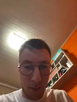 ItsMeLumisch online show from March 5, 4:57 am