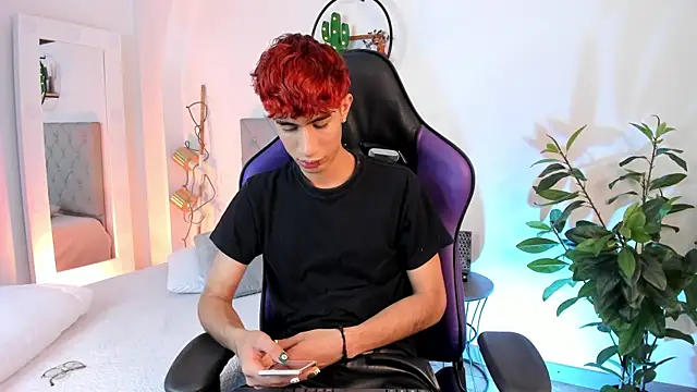 NovaaWheler online show from March 2, 4:29 am