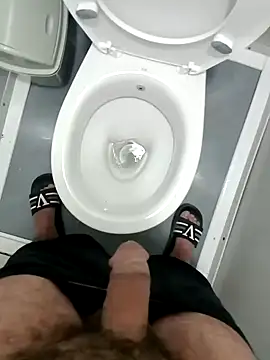 Snapshot of bigcockturk3 chatting on February 9, 7:41 pm bigcockturk3 online show from February 9, 7:41 pm