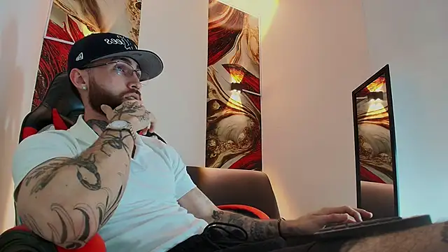 Luke davis01 online show from November 17, 12:52 pm