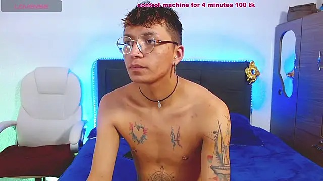 Snapshot of Engol_beliall chatting on February 18, 12:28 pm Engol beliall online show from February 18, 12:28 pm