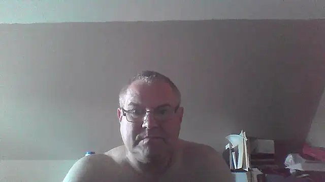 Snapshot of mkestr69 chatting on September 10, 3:54 pm mkestr69 online show from September 10, 3:54 pm