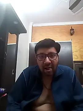 innocentboy1987 online show from February 25, 6:36 am