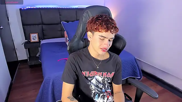 Aiiden 15 online show from November 27, 12:53 pm