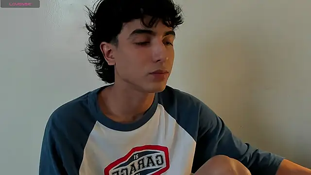 Snapshot of salvatore_montt chatting on March 8, 6:35 pm salvatore montt online show from March 8, 6:35 pm