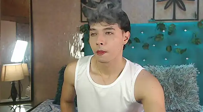 LiamAndrewzz online show from February 25, 6:42 pm