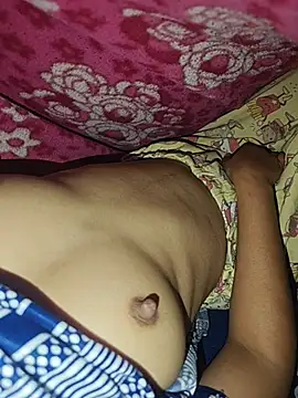 Hott Couple  online show from January 15, 6:32 pm