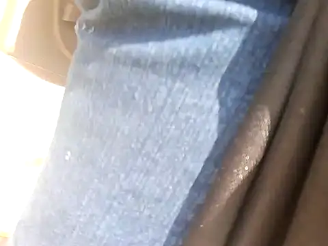 Snapshot of samdavid162 chatting on March 14, 5:05 am samdavid162 online show from March 14, 5:05 am