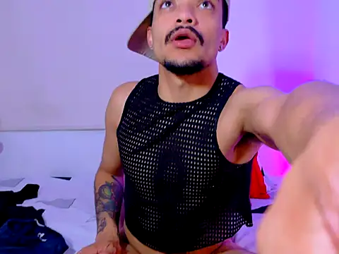 eross chipre  online show from December 5, 9:33 pm